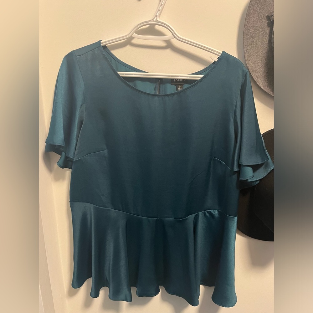 Torrid 0 - peplum blouse